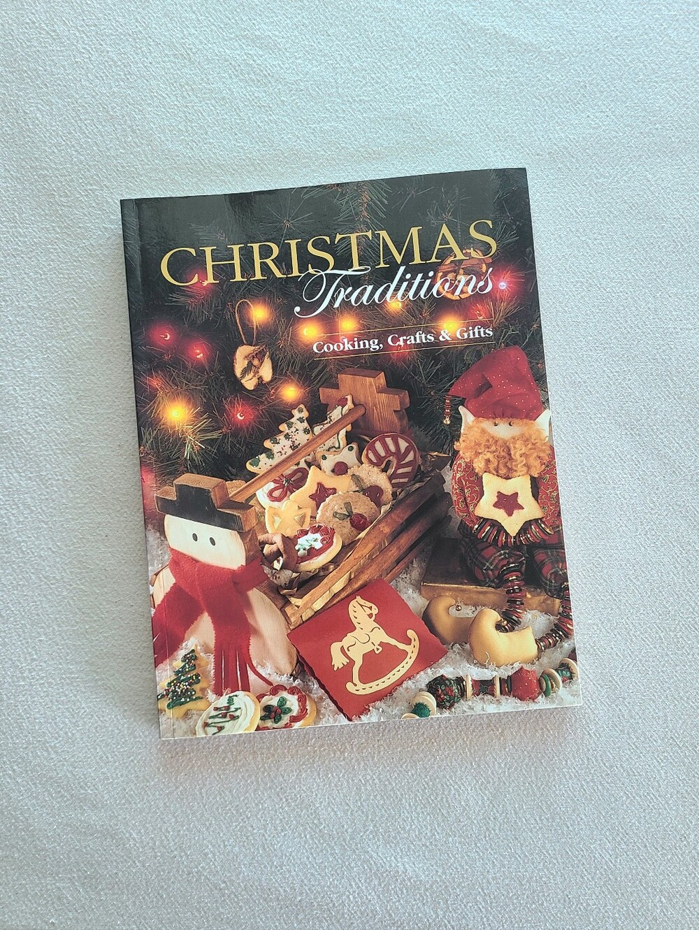 💥3/$15-Christmas Traditions: Cooking, Crafts & Gifts Book